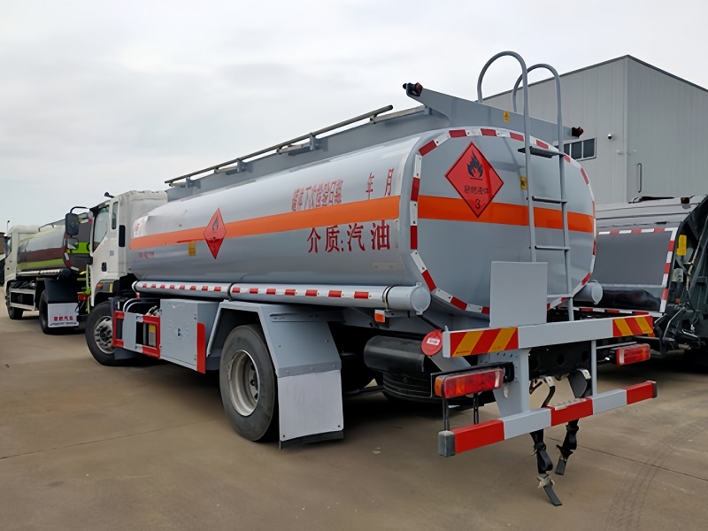 Foton S3 fuel truck rear left side