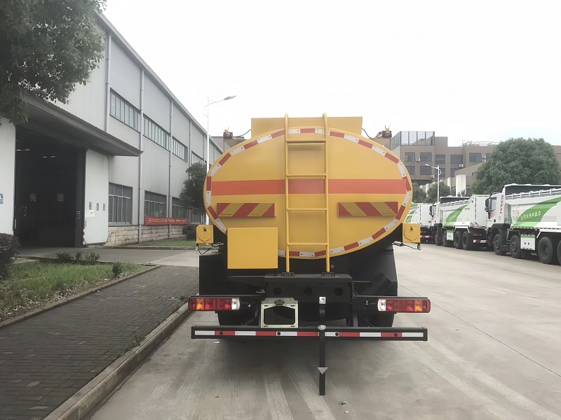 Foton-Aumark-fuel-tanker-truck-rear-view