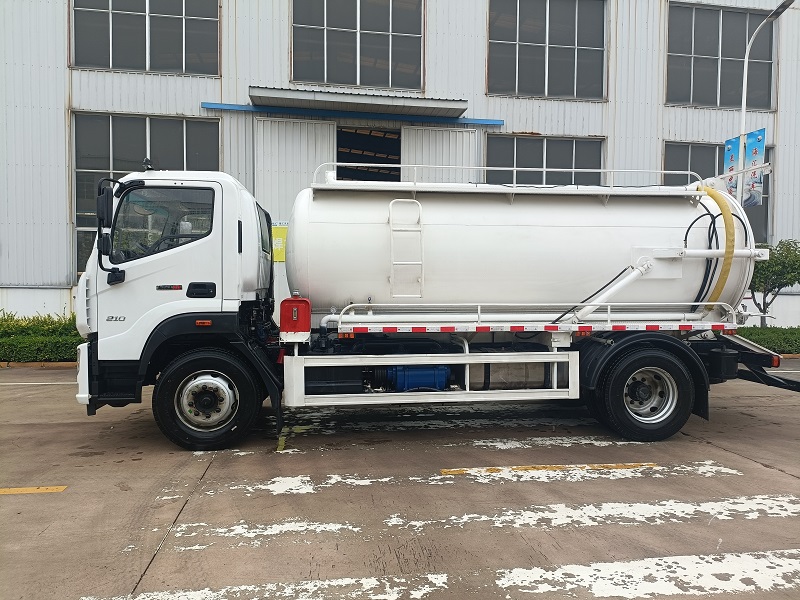 FOTON Aumark S 5CBM Sewage Suction Truck with side