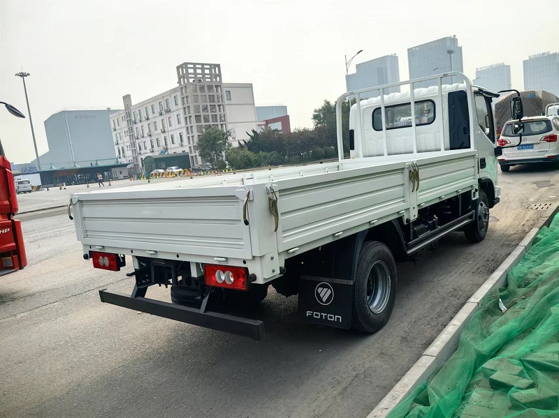 foton-oumark-e-flatbed-truck-cargo-box