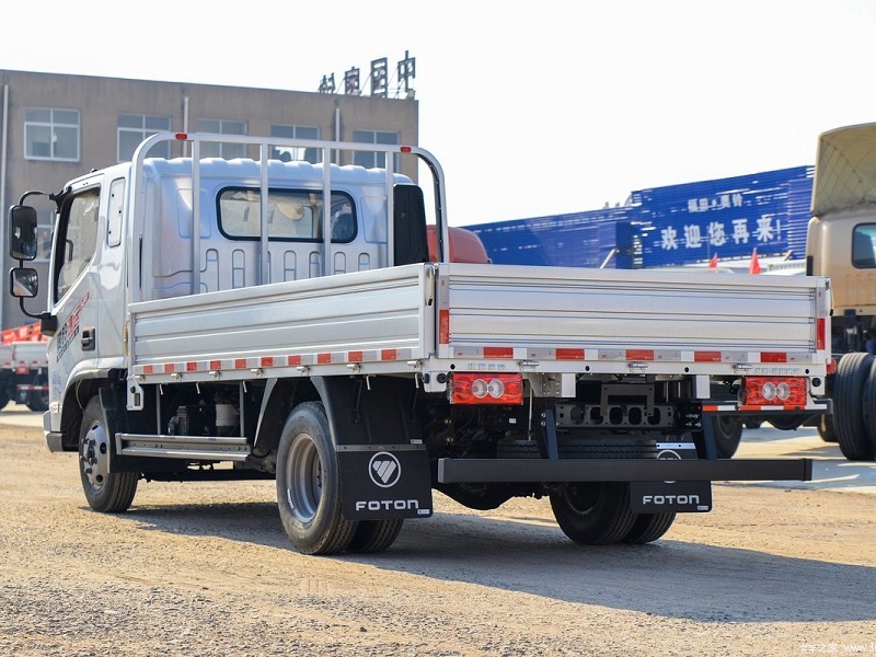 - foton-aumark-truck-back-view.webp