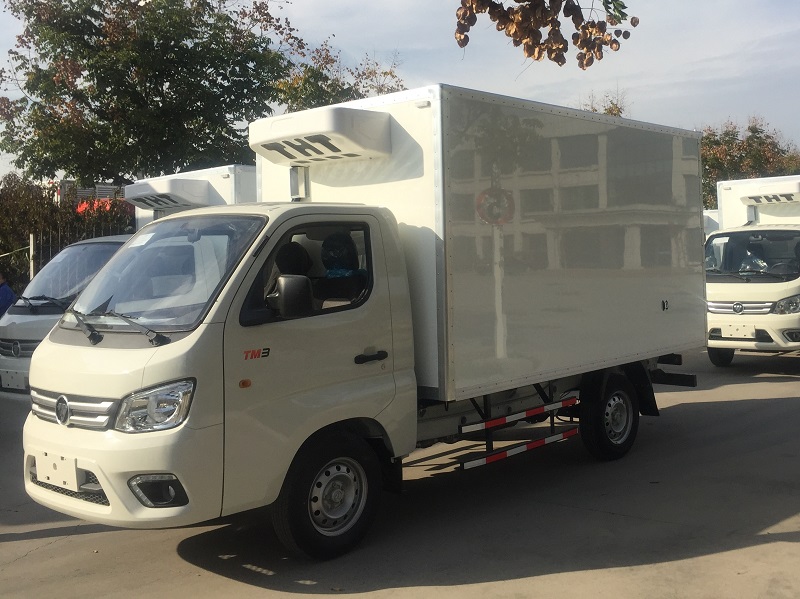 FOTON Xiangling TM3 refrigerated truck with Sides