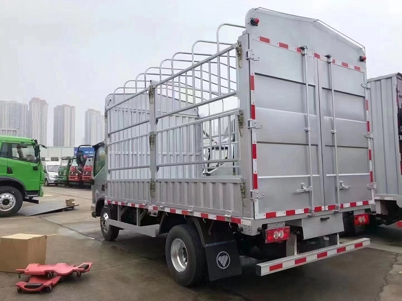 - foton-aumark-truck-back-view.webp