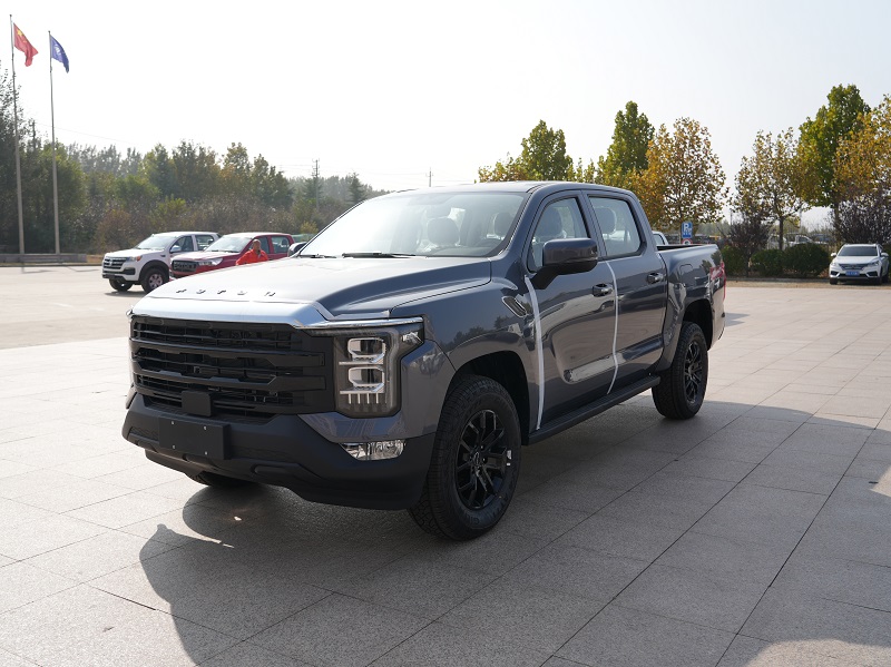 TUNLAND V7 Right Front 45&deg; Photo