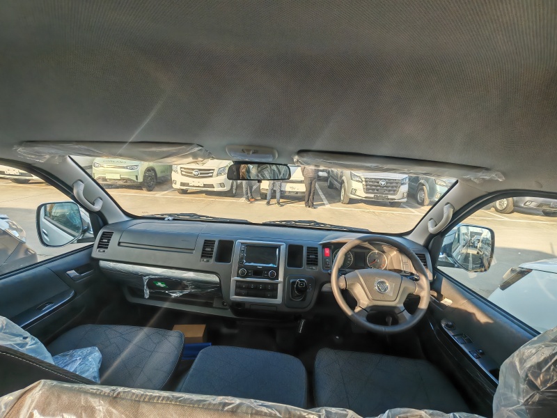 foton-g9-15-seater-minibus-seat-row-1