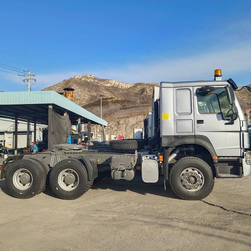HOWO 6x4 Truck Head with chassis