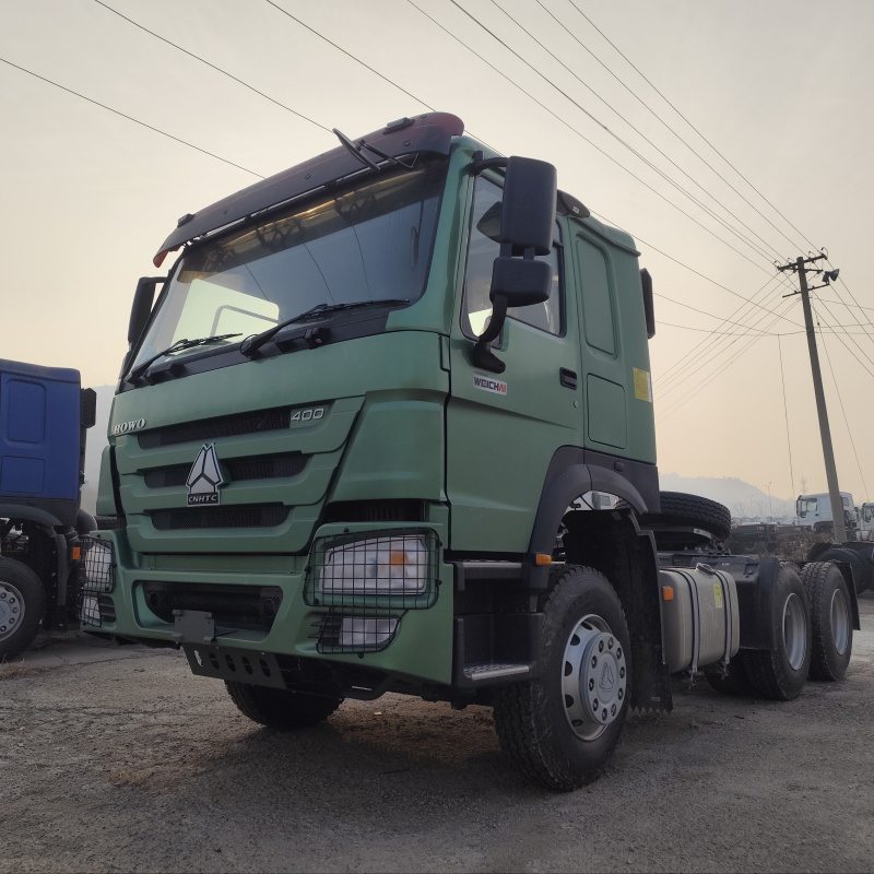 SINOTRUK HOWO tractor truck with side