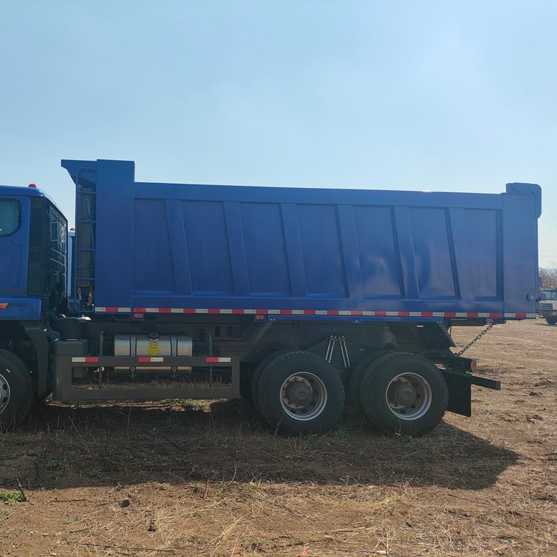 -sinotruk-howo-nx-cargo-view.wepb