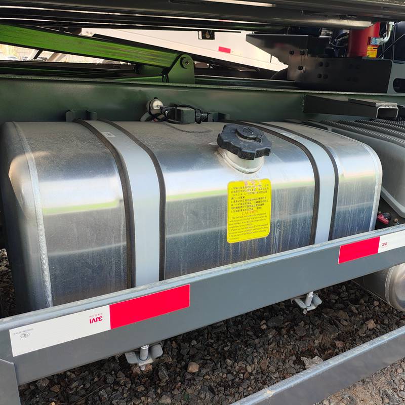 -howo-nx-dump-truck-fuel-tank.webp