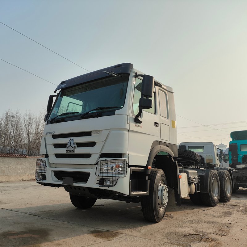 HOWO 6x4 380HP Tractor Truck with side