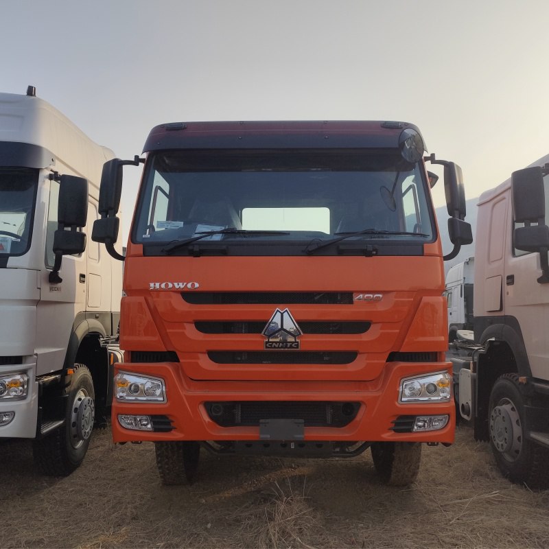 SINOTRUCK HOWO 6X4 tractor truck with front