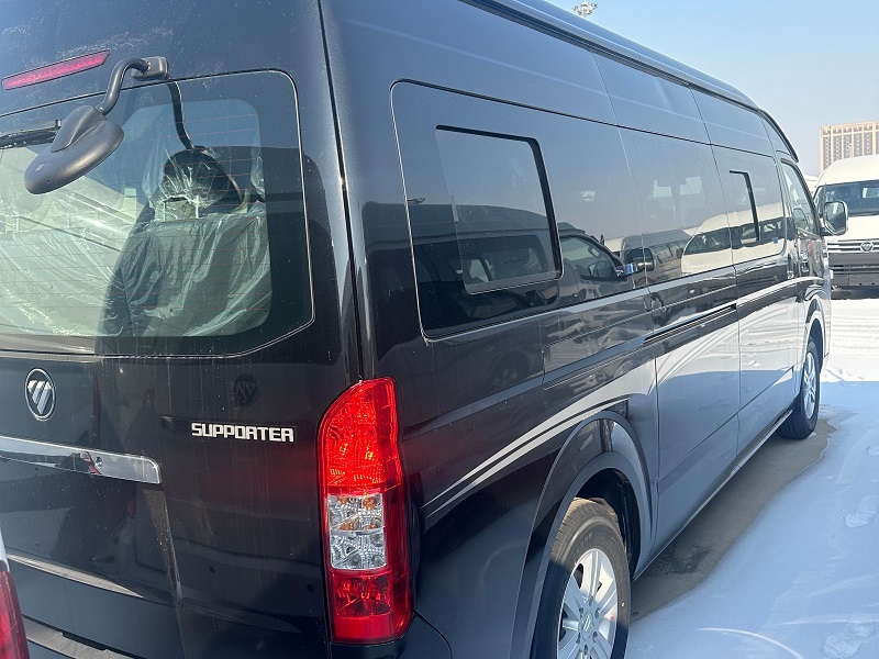 Side view of Foton VR1 WCS 15‑seat mini coach for commercial shuttle services