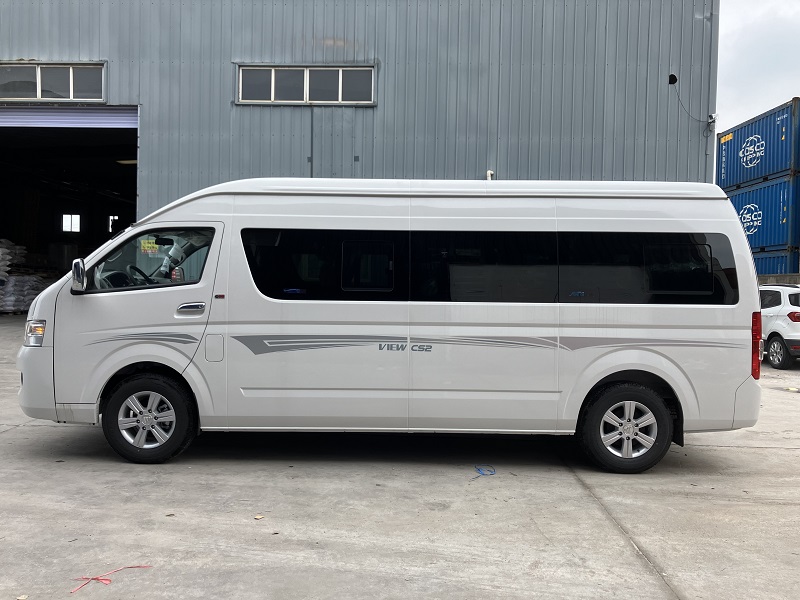 Side profile of Foton VR1 WCS 15‑passenger bus for commercial transportation