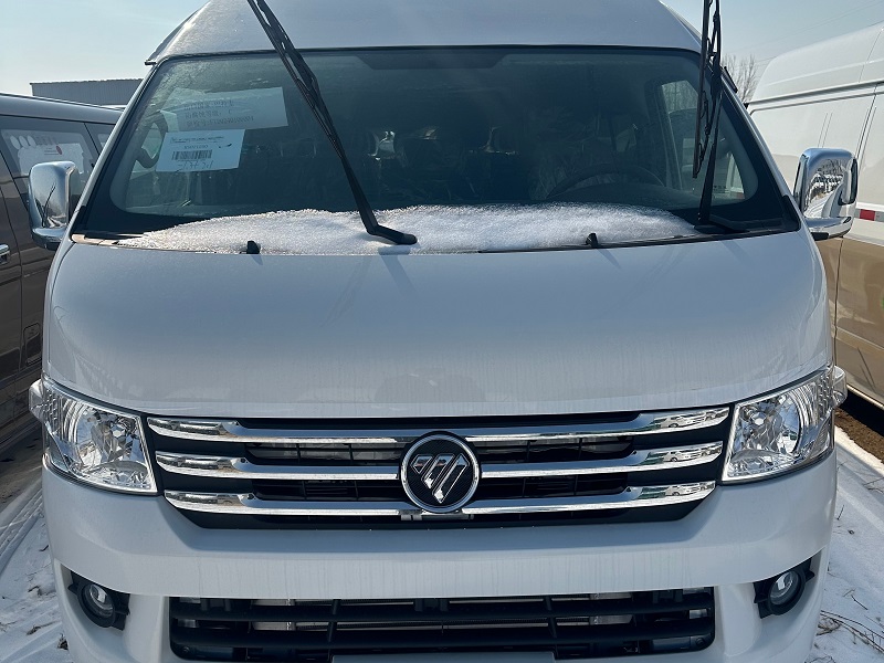 Side view of Foton VR1 WCS 15‑seat left‑hand drive commercial minibus for West Africa