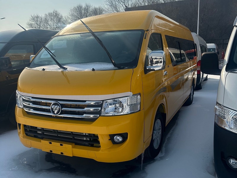 Side view of Foton VR1 WCS 15‑seat mini coach for commercial shuttle service