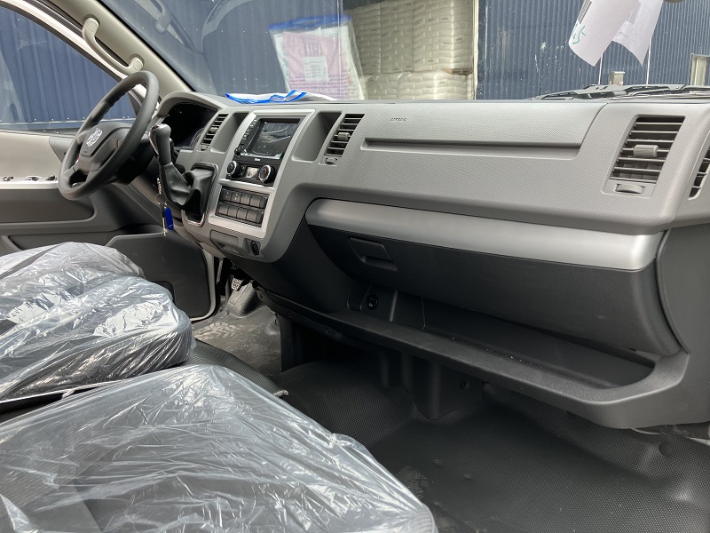 Comfortable driver cockpit of Foton VR1 WCS 15‑seat commercial bus