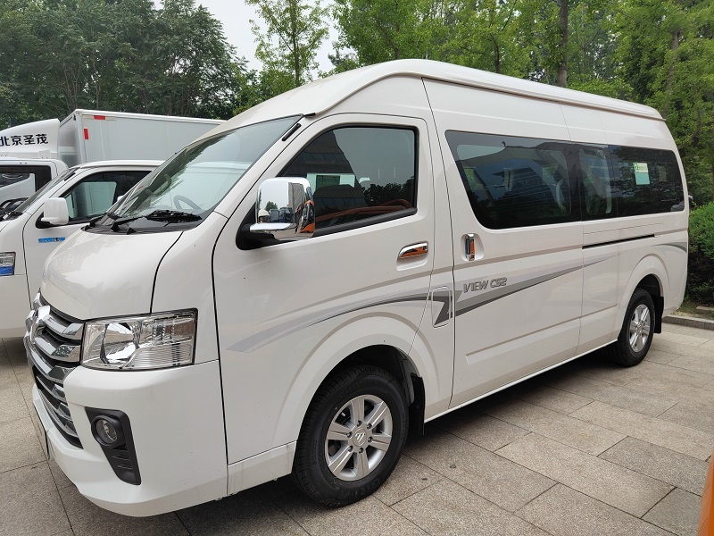 Foton VR1 WCS 15‑seater minibus front view for public transport in Mozambique