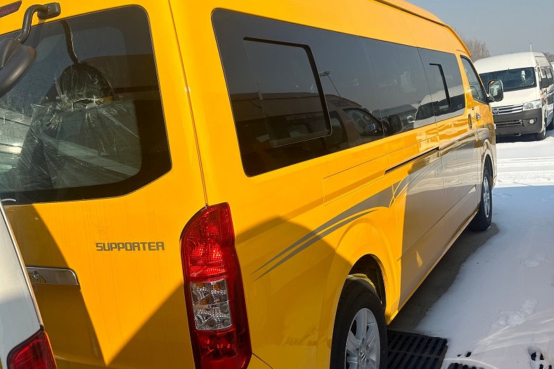 Right rear 45-degree exterior of FOTON VIEW CS2 compact minibus for urban and intertown transportation