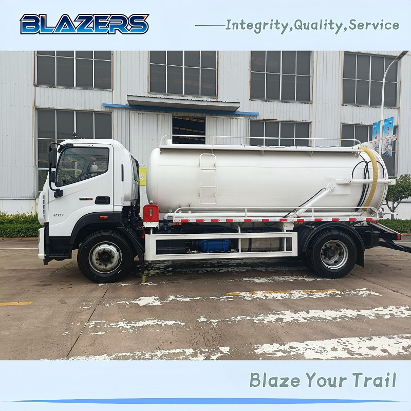 New FOTON Aumark S 5CBM Sewage Suction Truck For Kenya 